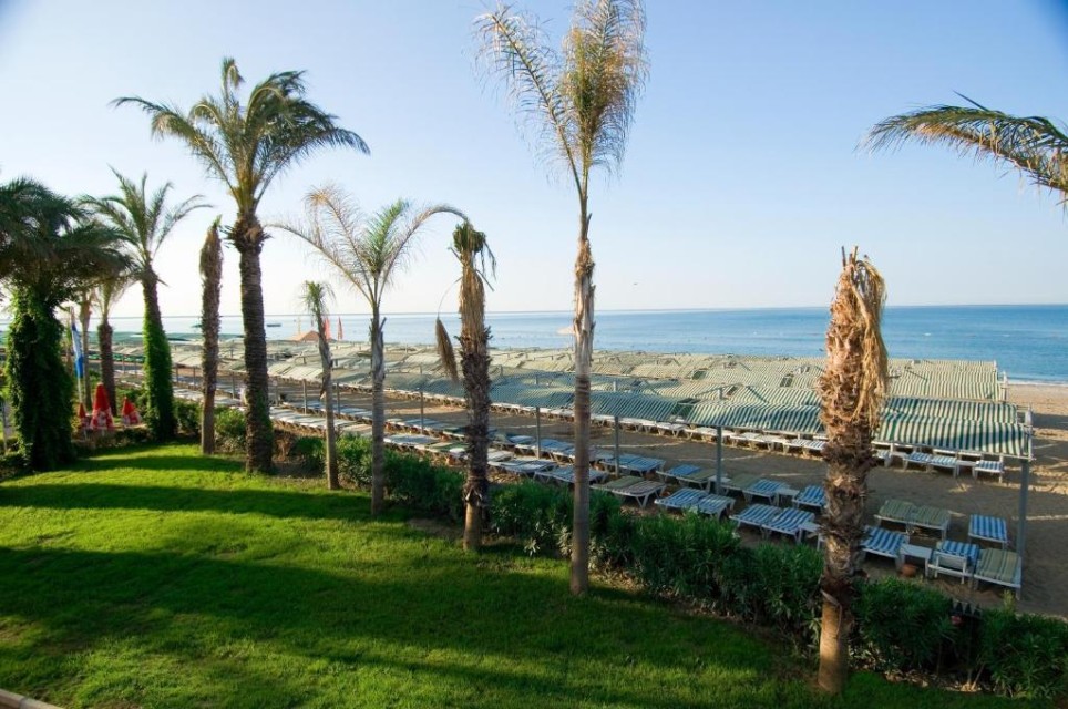 محوطه هتل محوطه هتل