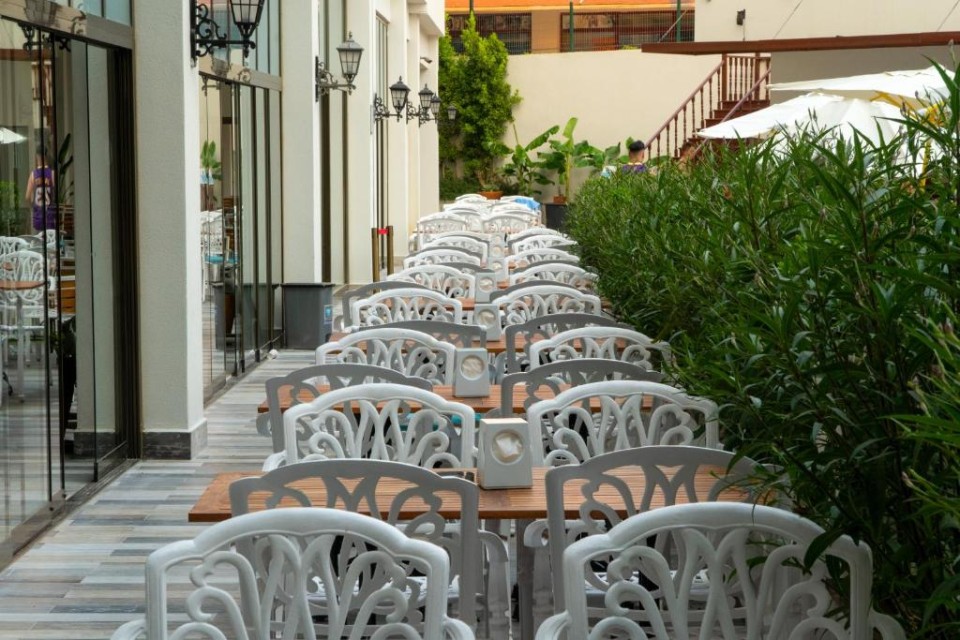 محوطه هتل محوطه هتل