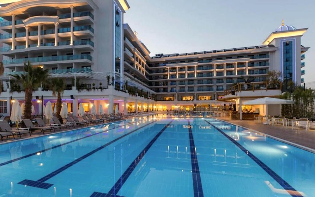 محوطه هتل محوطه هتل