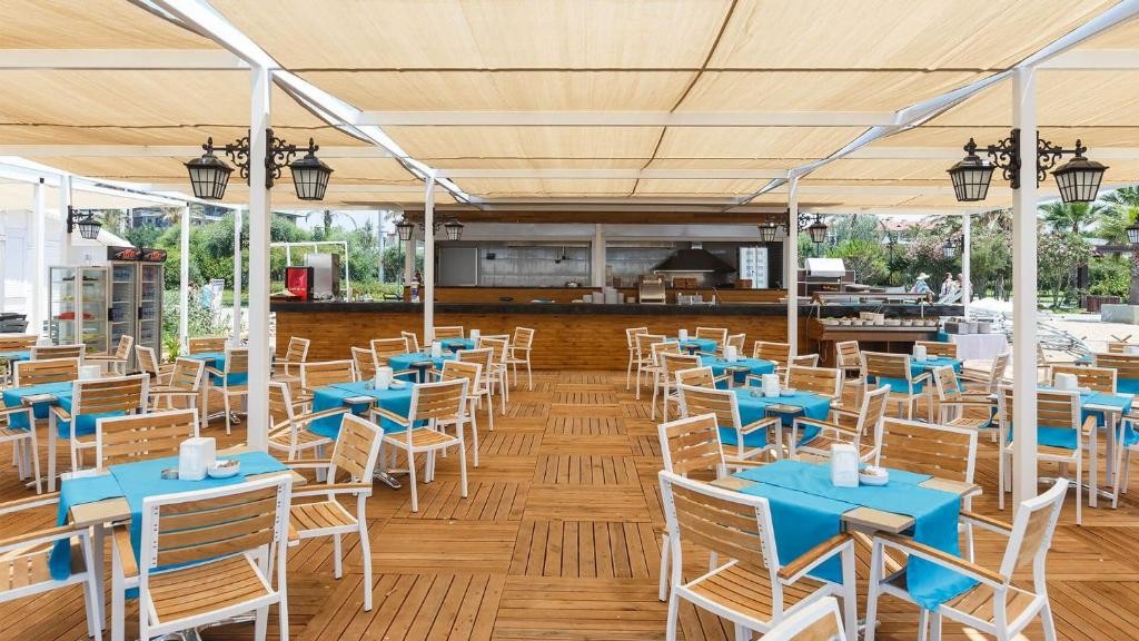 محوطه هتل محوطه هتل