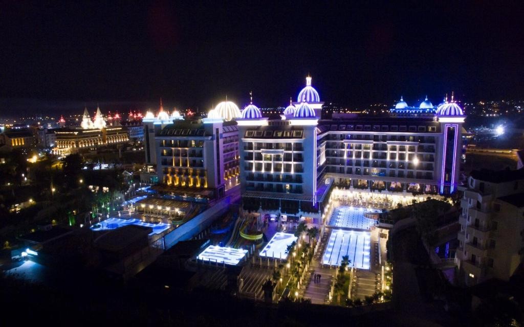 محوطه هتل محوطه هتل