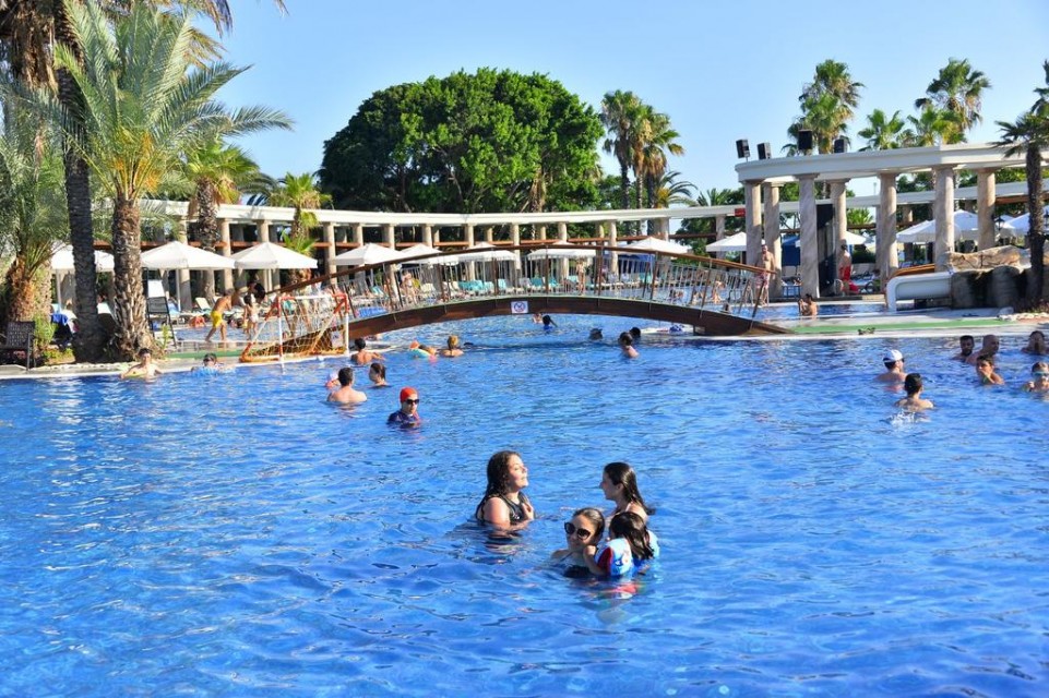 استخر استخر