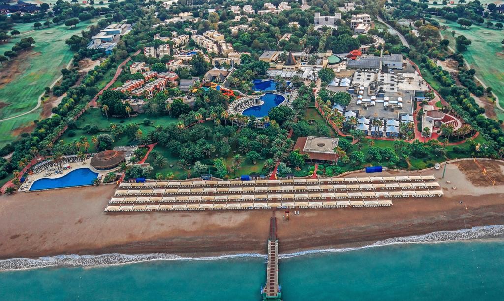 محوطه هتل محوطه هتل