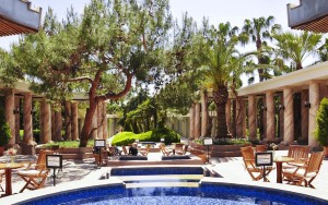 محوطه هتل محوطه هتل