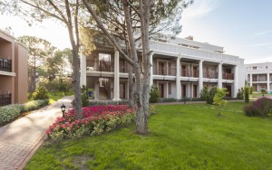 محوطه هتل محوطه هتل