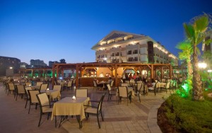 محوطه هتل محوطه هتل