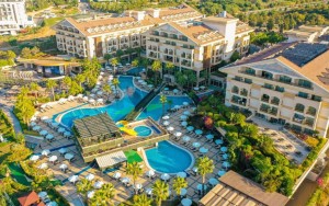 محوطه هتل محوطه هتل