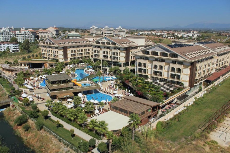 محوطه هتل محوطه هتل