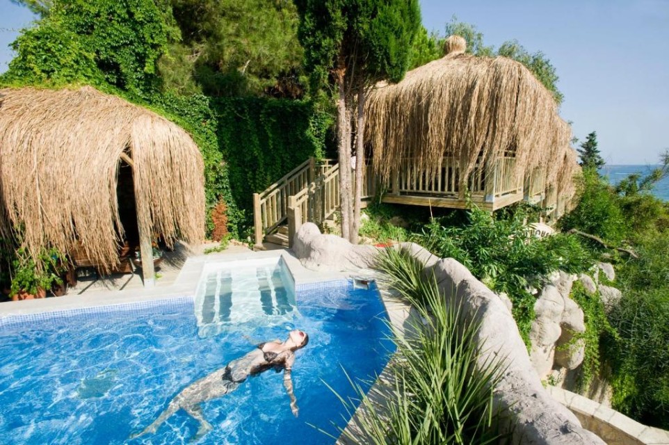 محوطه هتل محوطه هتل