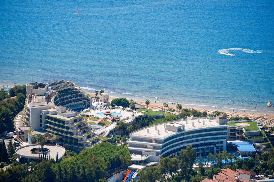 محوطه هتل محوطه هتل