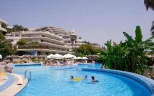 محوطه هتل محوطه هتل