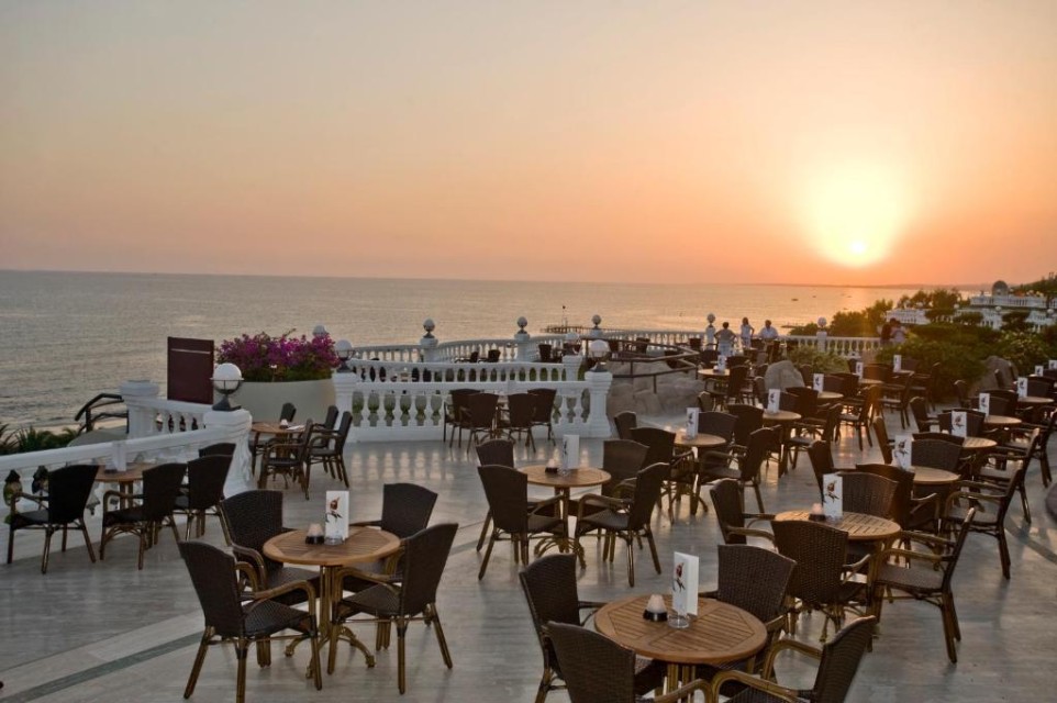 محوطه هتل محوطه هتل