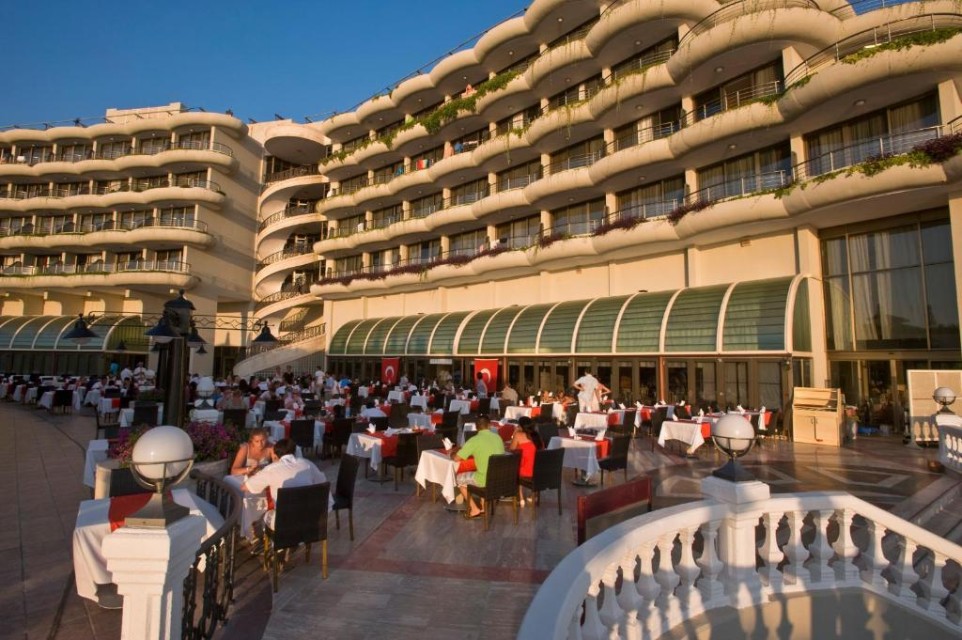 محوطه هتل محوطه هتل