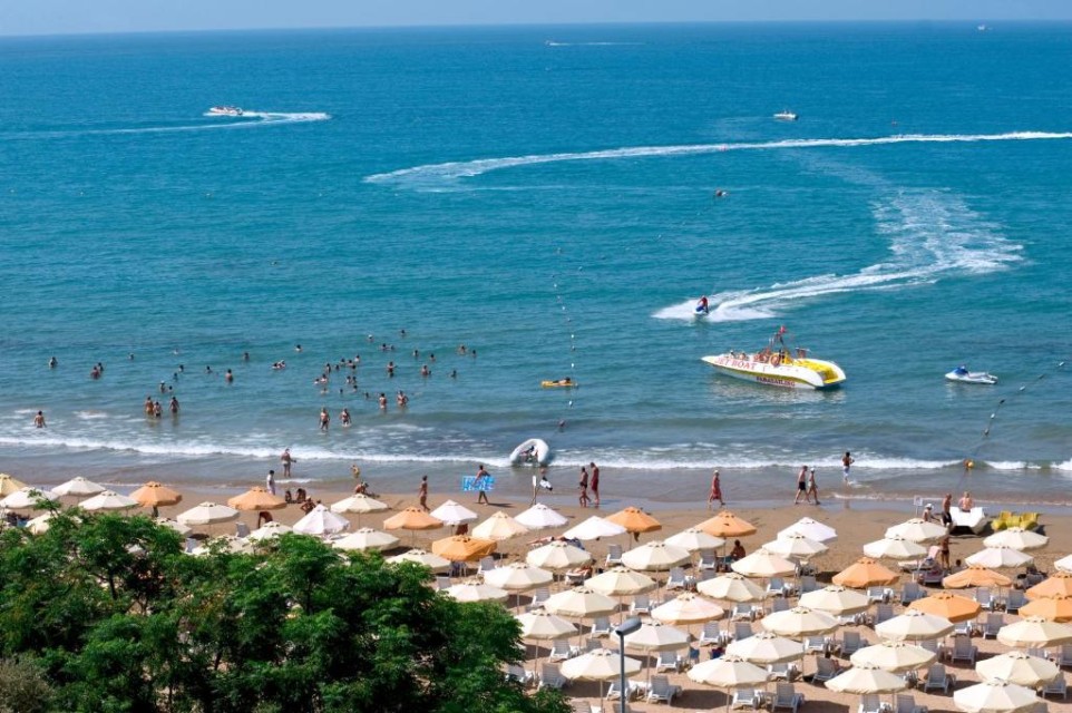 محوطه هتل محوطه هتل