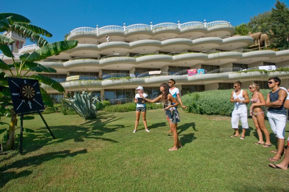 محوطه هتل محوطه هتل