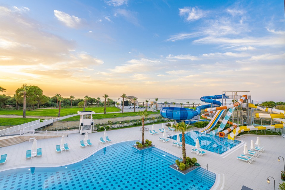 محوطه هتل محوطه هتل