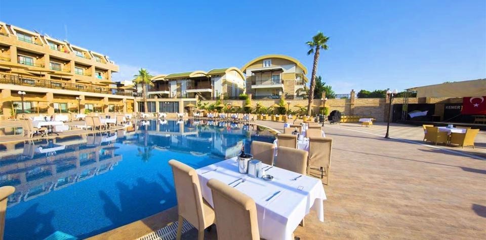 محوطه هتل محوطه هتل