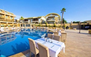 محوطه هتل محوطه هتل