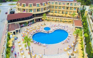 محوطه هتل محوطه هتل