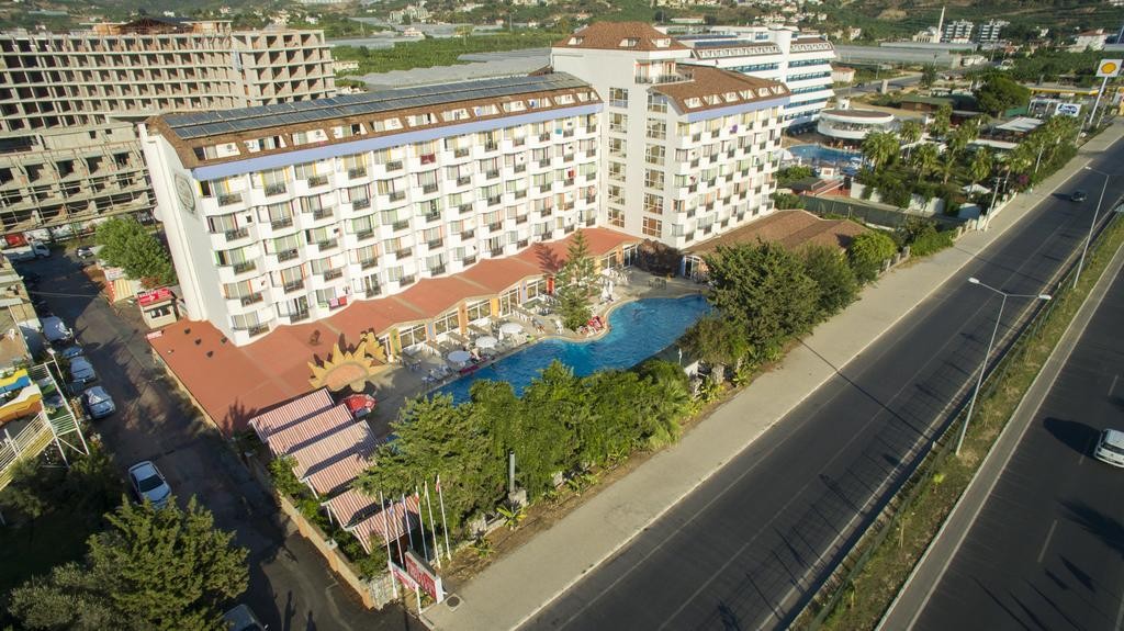 محوطه هتل محوطه هتل