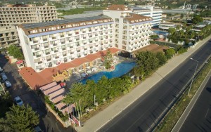 محوطه هتل محوطه هتل