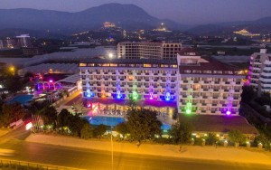 محوطه هتل محوطه هتل