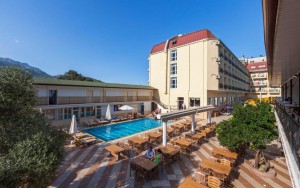 محوطه هتل محوطه هتل