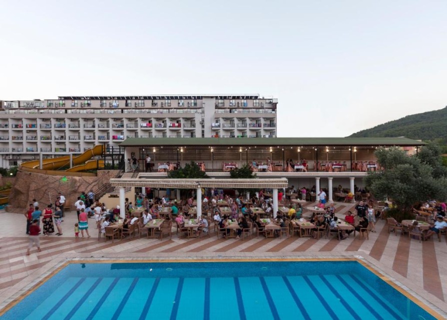 محوطه هتل محوطه هتل