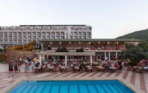 محوطه هتل محوطه هتل