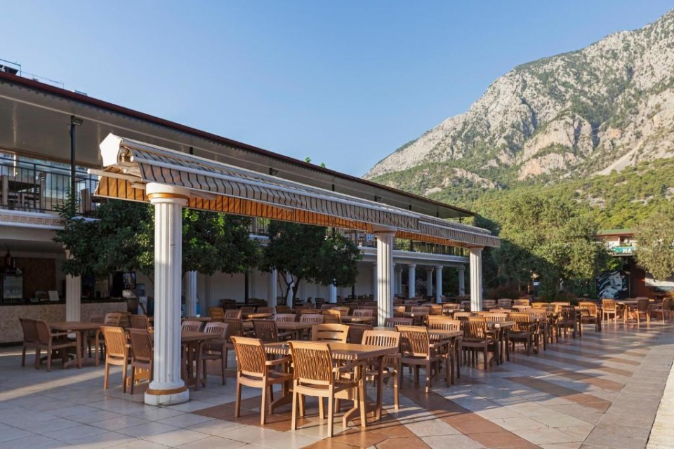 محوطه هتل محوطه هتل