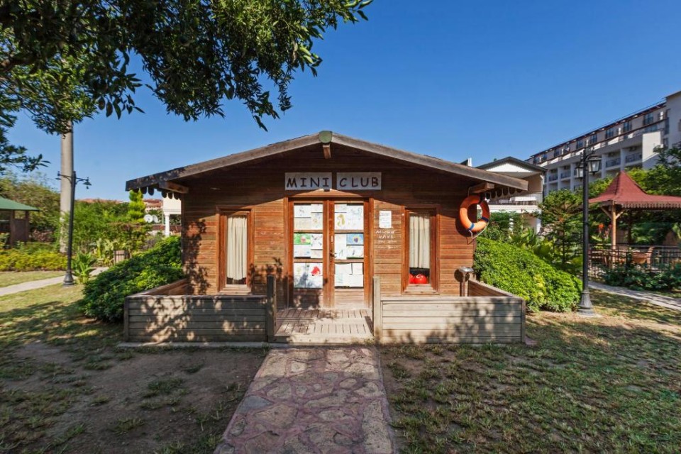 محوطه هتل محوطه هتل