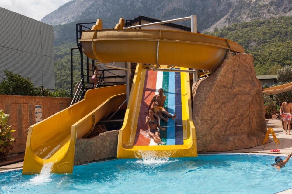 محوطه هتل محوطه هتل