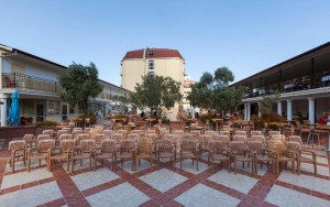 محوطه هتل محوطه هتل