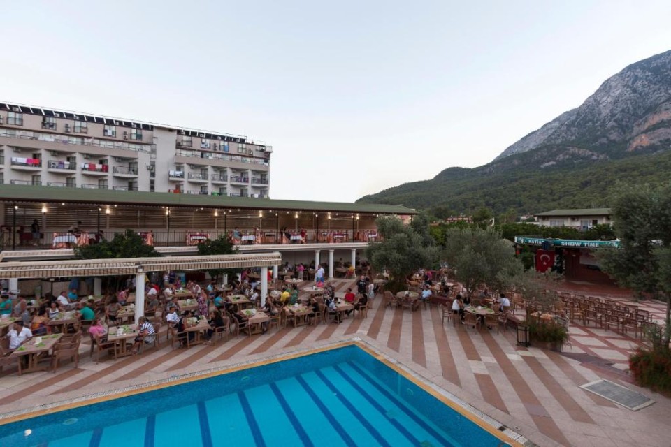 محوطه هتل محوطه هتل