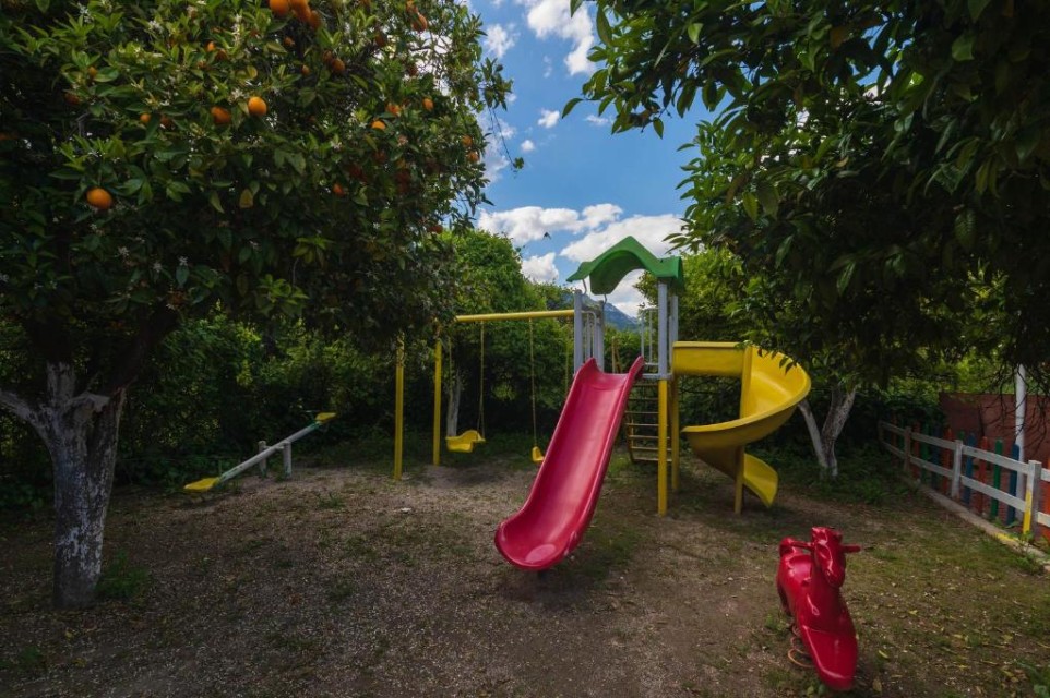 محوطه هتل محوطه هتل