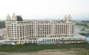 محوطه هتل محوطه هتل