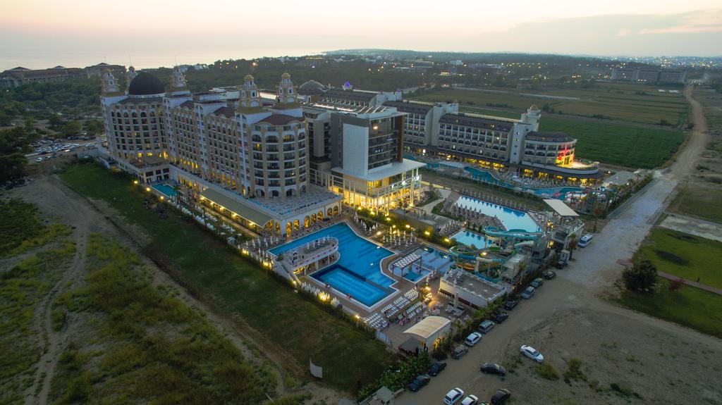 محوطه هتل محوطه هتل