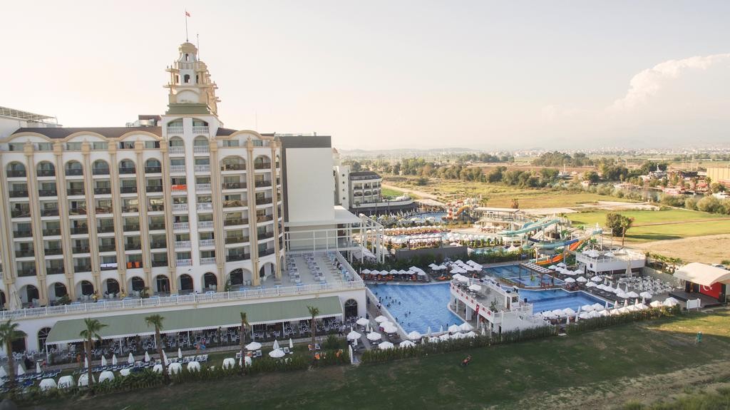 محوطه هتل محوطه هتل