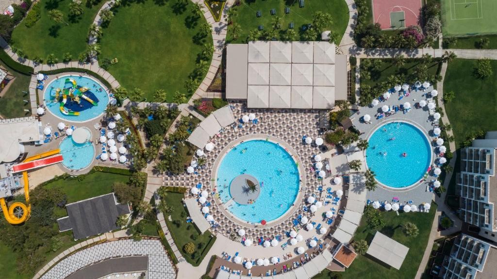 محوطه هتل محوطه هتل