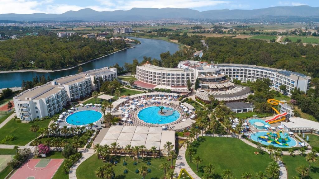 محوطه هتل محوطه هتل