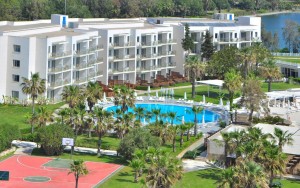 محوطه هتل محوطه هتل