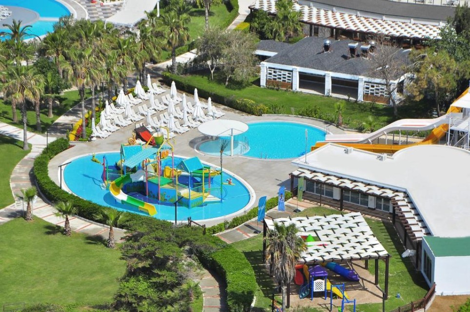 محوطه هتل محوطه هتل