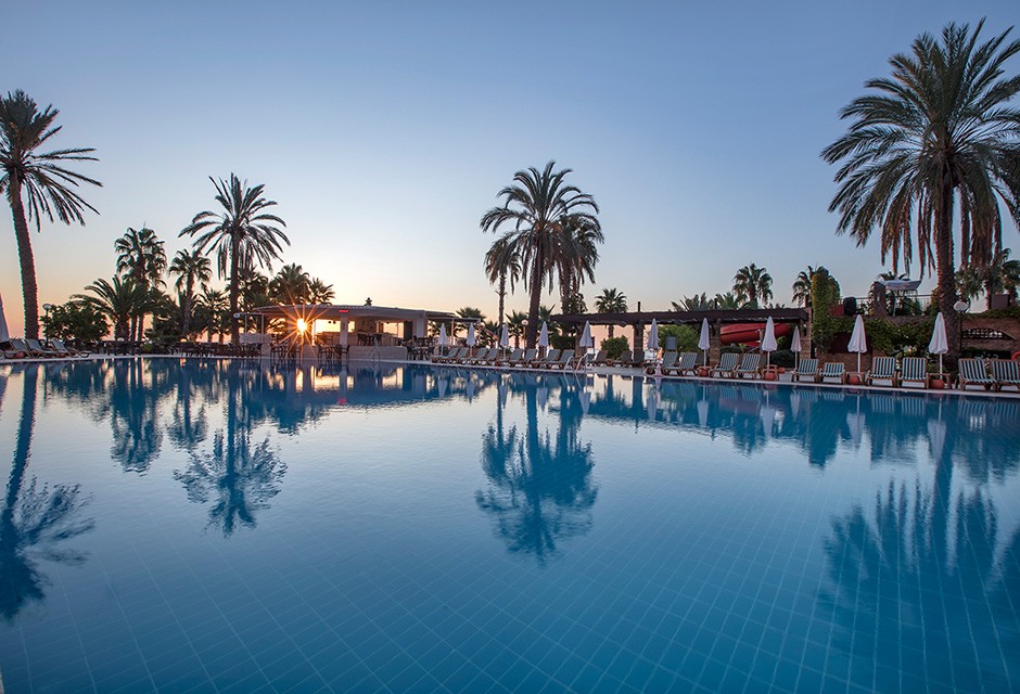 استخر استخر