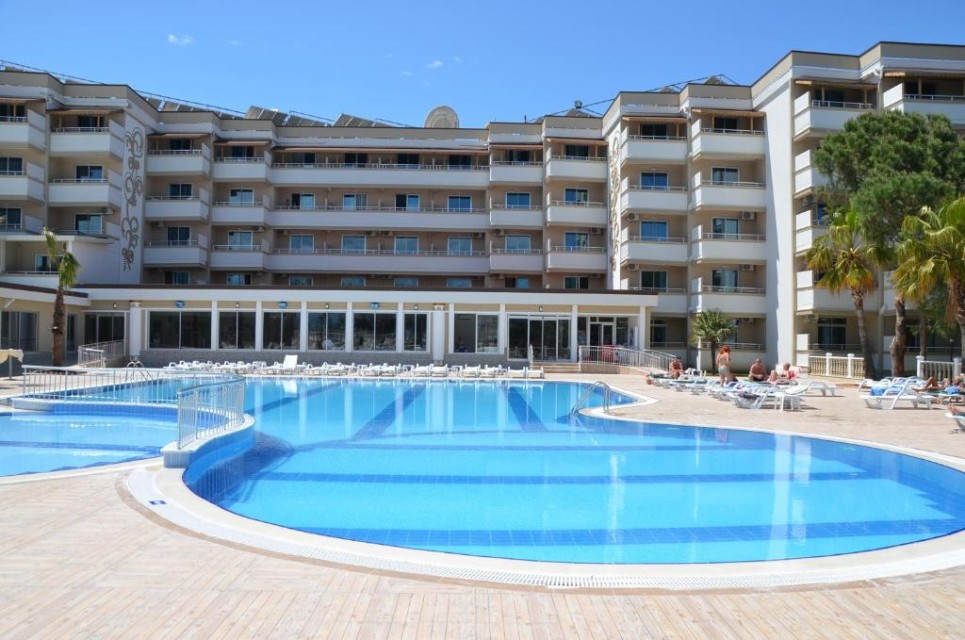 محوطه هتل محوطه هتل