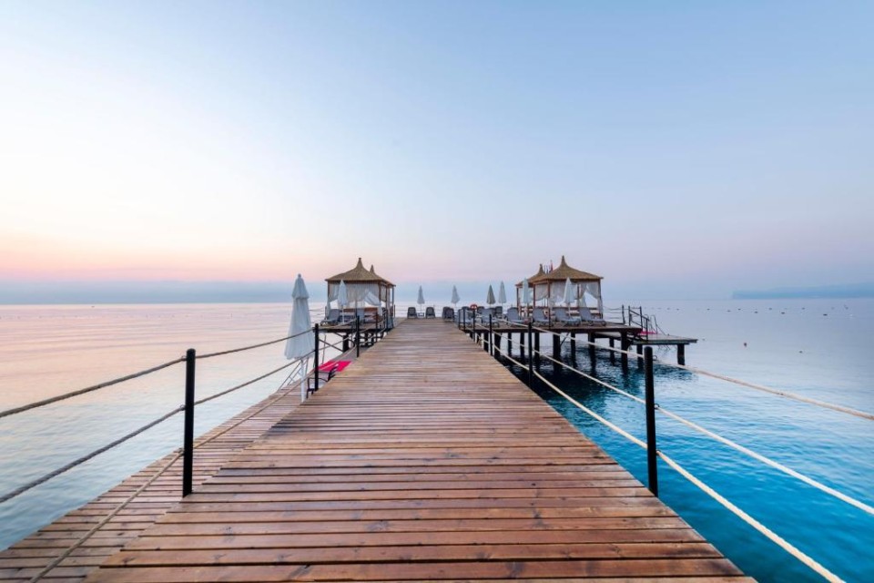 محوطه هتل محوطه هتل