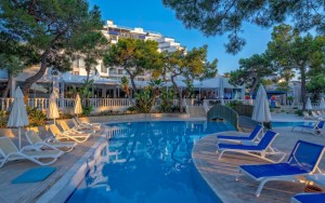 محوطه هتل محوطه هتل