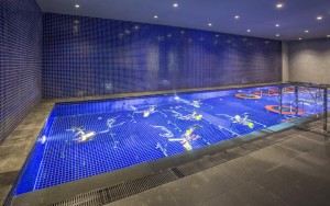 ورزش در استخر