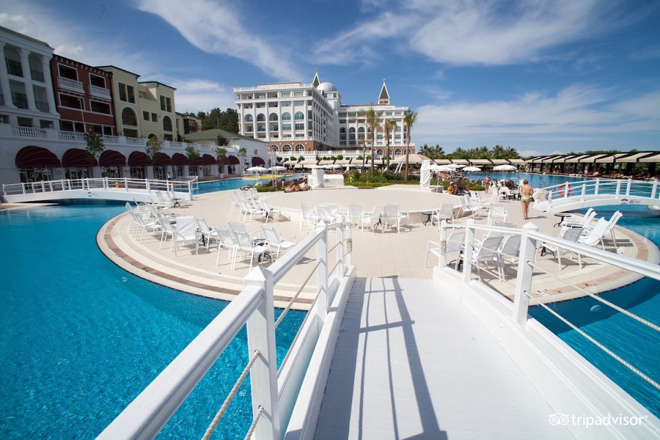 محوطه هتل محوطه هتل