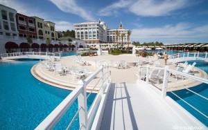 محوطه هتل محوطه هتل