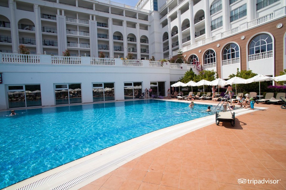 محوطه هتل محوطه هتل